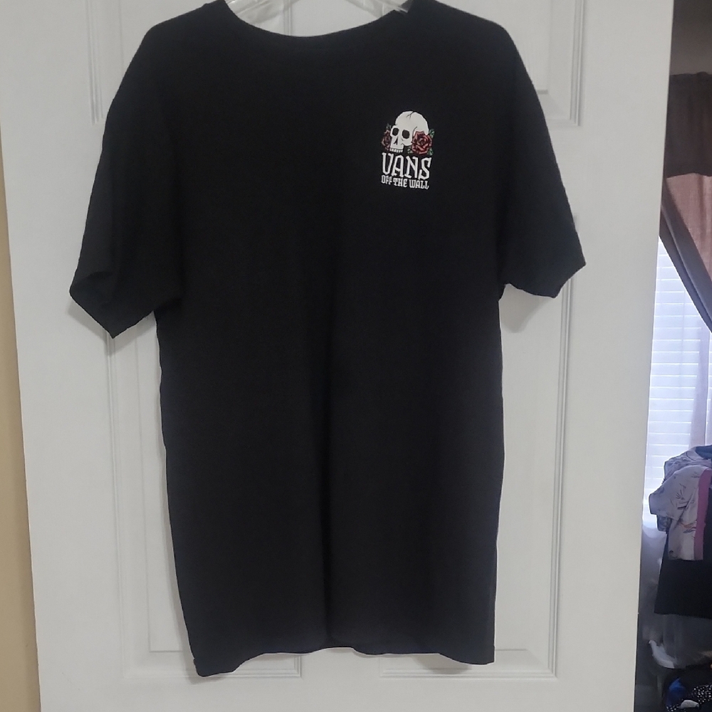 Vans Skull Graphic Tee in Black